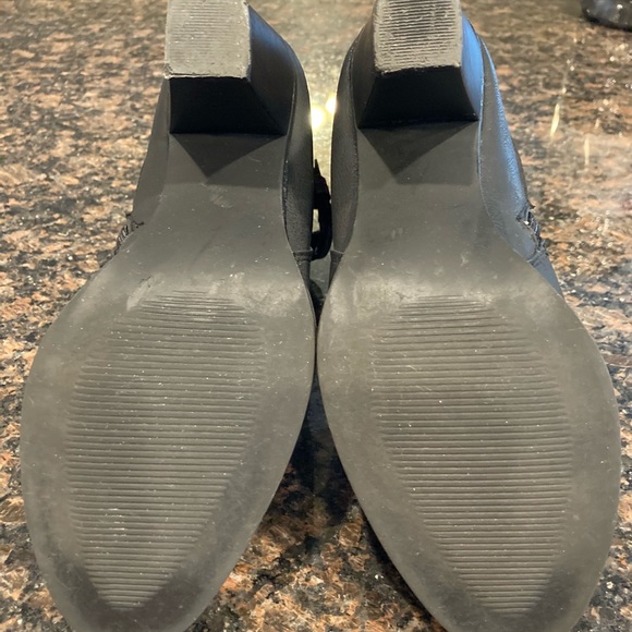 Apt. 9 Black Ankle Boots Size 8M - Picture 3 of 5